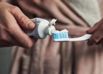 Troca de escova de dentes: saiba quando fazer e por que é importante