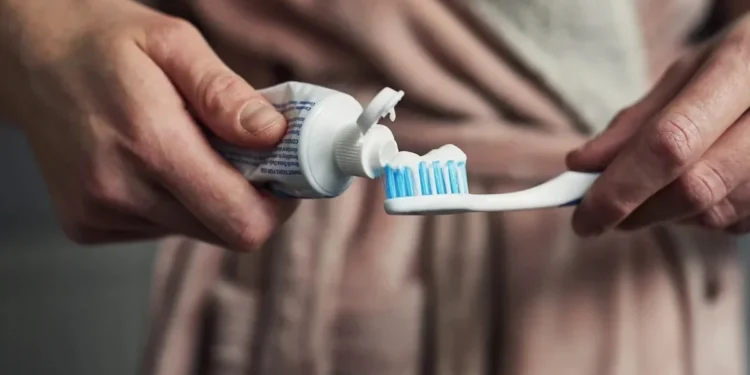 Troca de escova de dentes: saiba quando fazer e por que é importante