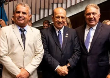 Governador do Tocantins, Laurez Moreira, ao lado do ministro do Tribunal de Contas da União, Augusto Nardes, durante a VI Edição do Prêmio Rede Governança Brasil, em Brasília; Foto: Vinicius Rosa/Governo do Tocantins