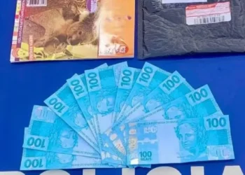 Adolescente de 17 anos é flagrado ao receber encomenda com R$ 1 mil em dinheiro falso nos Correios