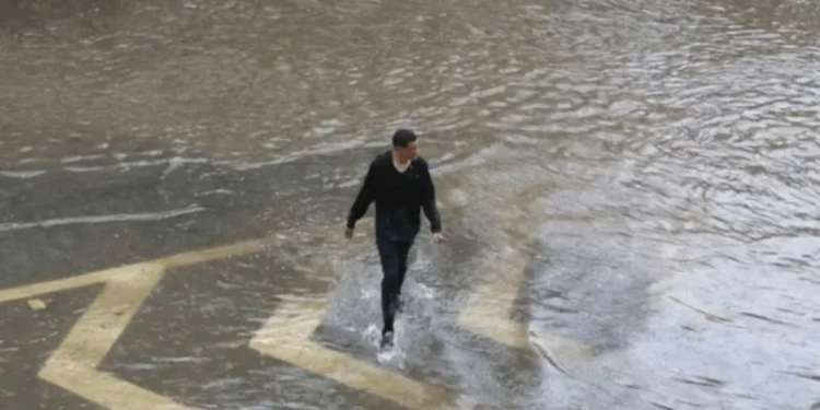 Ciclone com ventos até 100 km/h provoca chuvas e frio; confira o clima