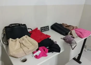 Roupas furtadas em loja de Palmas — Foto: Divulgação/Polícia Militar