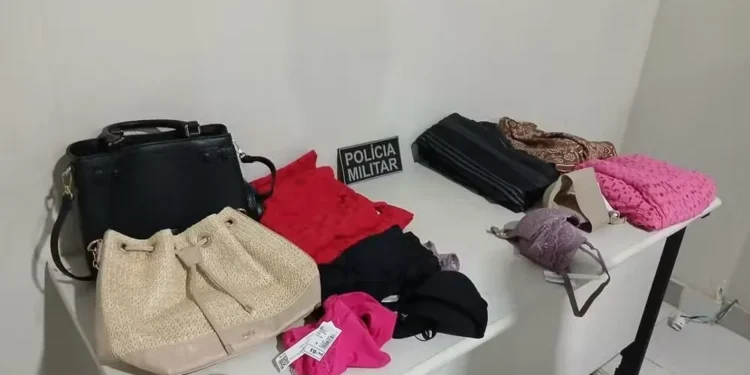 Roupas furtadas em loja de Palmas — Foto: Divulgação/Polícia Militar