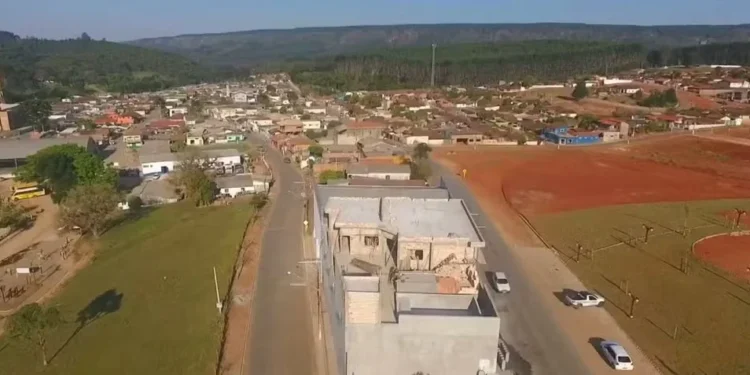 Bom Sucesso de Itararé vive isolamento sem bancos, lotérica e transporte — Foto: Reprodução/TV TEM