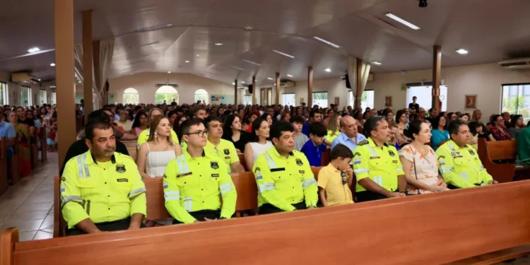A equipe de agentes de trânsito de Palmas ocupou lugar de destaque durante a celebração – Foto: Regiane Rocha