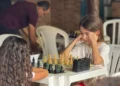 Crianças, jovens e adultos se concentraram nas mesas para as 5 rodadas do IV Festival de Xadrez para Iniciantes, no Clube dos Oficiais. - Foto: Ascom PMTO
