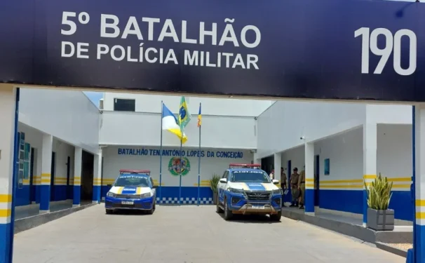 Homem foi autuado em flagrante por lesão corporal no contexto da violência doméstica. - Foto: 5º BPM /Ascom