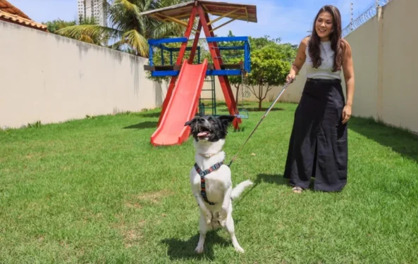 Ana Carolina Gratão adotou Lucky Crédito: Júnior Suzuki/Secom Palmas