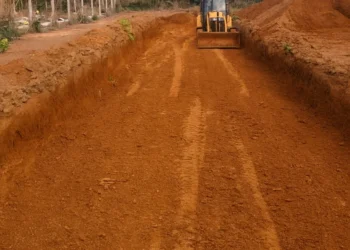 Ação preventiva no cemitério Jardim da Paz busca conter possíveis alagamentos – Foto Divulgação