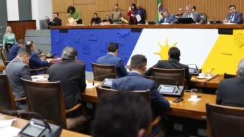 Aleto aprova pagamento retroativo do PCCR da Educaçãio - foto Aline Batista