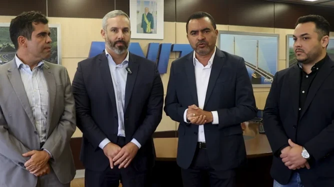 Governador Wanderlei Barbosa anunciou a recuperação de novos trechos rodoviários no Bico do Papagaio durante reunião no DNIT, em Brasília/DF - Crédito: Divulgação