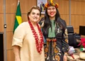 Encontro entre a secretária de Estado dos Povos Originários, Narúbia Werreria; e a ministra das Mulheres, Márcia Helena Carvalho Lopes, para discutir pautas importantes na luta pela garantia dos direitos das mulheres indígenas tocantinenses - (Crédito foto: Vinícius Santa Rosa/Governo do Tocantins)