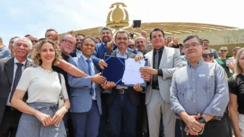 Governador Wanderlei Barbosa encaminha à Assembleia PEC do Teto Único e reestruturação do Plano de Cargos, Carreiras e Salários da Polícia Civil; Foto: Aldemar Ribeiro/Governo do Tocantins