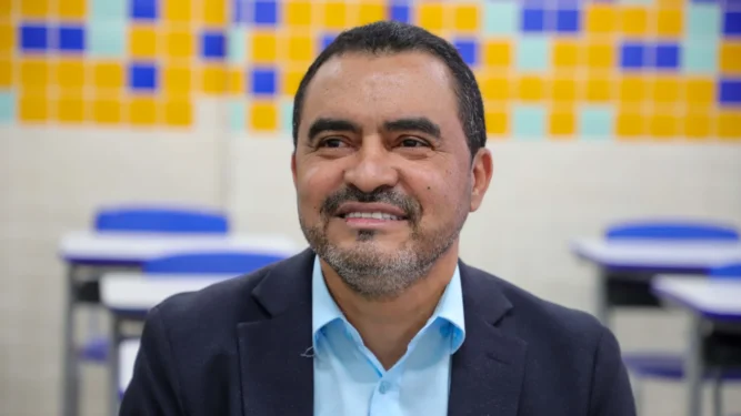 Governador Wanderlei Barbosa autoriza pagamento do programa Presente, Profe! para estudantes da rede estadual de ensino. Adilvan Nogueira/Governo do Tocantins