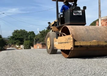Trechos da Rua 42 que já receberam a pavimentação asfáltica – Foto Divulgação