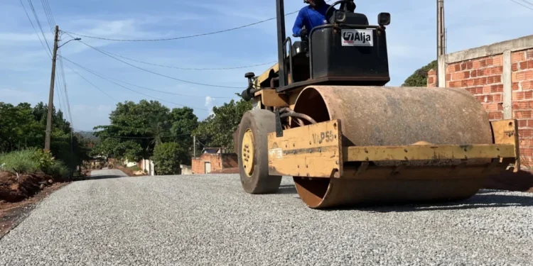 Trechos da Rua 42 que já receberam a pavimentação asfáltica – Foto Divulgação