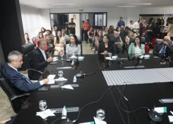 Prefeito destacou a importância da união das instituições em prol da garantia dos direitos das crianças e adolescentes com deficiência e suas famílias – Foto: Edu Fortes