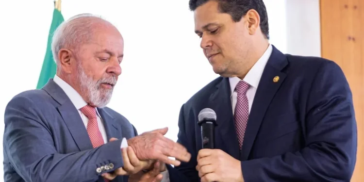 Lula e Alcolumbre
Foto: Vinicius Schmidt/ Metrópoles