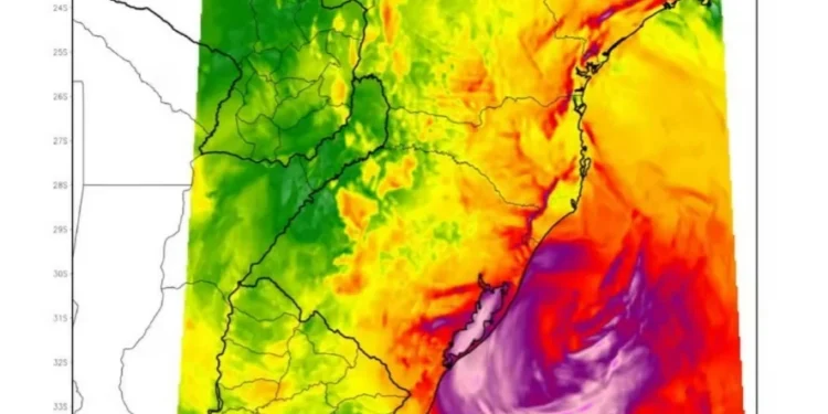 Ciclone atinge o Sul do país e causa chuvas fortes — Foto: MetSul