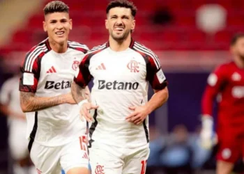 Arrascaeta comemora após marcar para o Flamengo sobre o Cruz Azul. Adriano Fontes/Flamengo