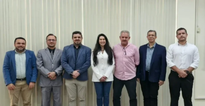 Membros do Conselho de Administração durante reunião Uverlandes da Silva, Jax James Garcia Pontes, Sergislei Silva de Moura, a presidente do Igeprev-TO, Bárbara Gomes, Zenóbio Cruz da Silva Foto - Anny Carolliny/Governo do Tocantins