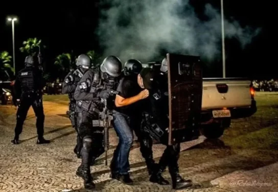 Agentes são treinados para lidar com situações como em resgate de reféns — Foto: Divulgação/BOPE