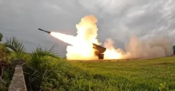 Taiwan testa sistema de lançamento de mísseis fornecido pelos EUA — Foto: REUTERS / AGÊNCIA DE NOTÍCIAS MILITAR DE TAIWAN