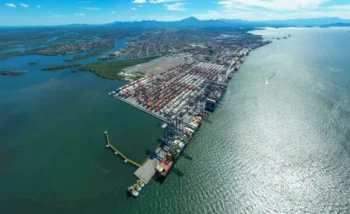 Terminal de Contêineres de Paranaguá (TCP) registrou recordes neste ano — Foto: TCP