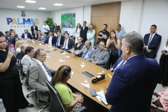 Evento contou ainda com a presença de desembargadores, juízes de direito, da subdefensora pública-geral, Estellamaris Postal, secretários municipais, dentre outras autoridades - Foto Edu Fortes