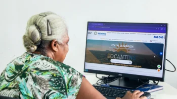 Plataforma reduz a burocracia e permite que os próprios beneficiários ou seus representantes façam a solicitação e imprimam o documento. Foto – Carlessandro Souza.