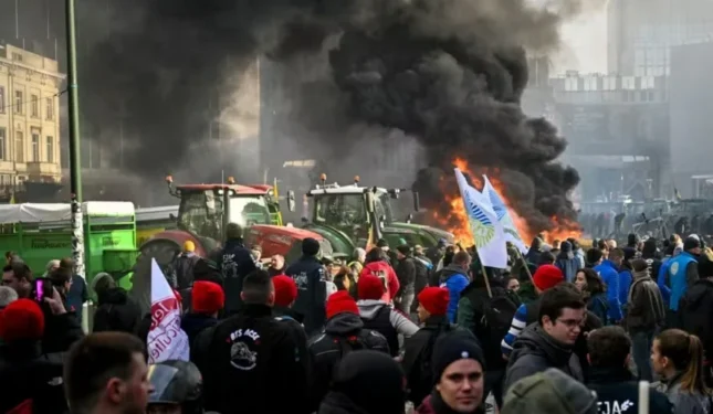 Assinatura do acordo foi alvo de manifestações recentes em Bruxelas — Foto: Getty Images