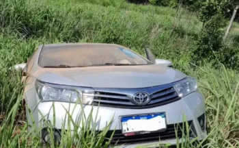 Veículo da vítima foi localizado perto de Santa Rosa — Foto: Divulgação/Polícia Militar