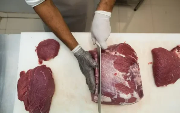 Carne bovina brasileira é um dos produtos impactados pelo mecanismo — Foto: Wenderson Araújo/CNA
