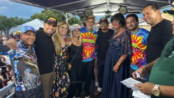 Em Xambioá, Cayres prestigiou o tradicional Bloco dos Sujos com o prefeito Mayk Câmara. Créditos: Ronaldo Porto/Ascom Presidência