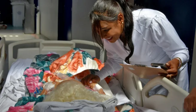 Equipe multiprofissional do HGP realizou cirurgia ortopédica inédita em paciente de 112 anos, com atuação integrada e planejamento criterioso - ( Crédito fotos: SES/Governo do Tocantins)