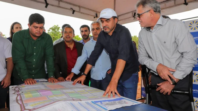 Governador Wanderlei Barbosa visita área onde será implantada a Cidade do Automóvel, em Palmas. Crédito da foto: Adilvan Nogueira/Governo do Tocantins