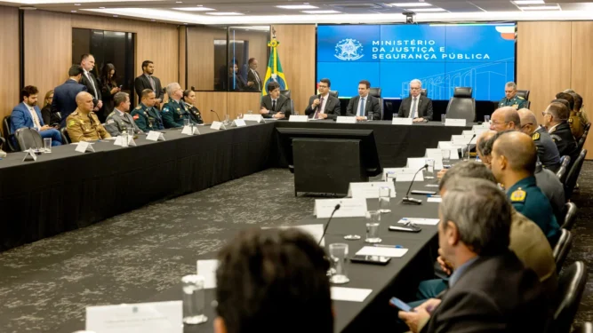 Governo do Tocantins participou de reunião no Ministério da Justiça, para debater o fortalecimento das políticas nacionais de segurança pública - Vinícius Santa Rosa/Governo do Tocantins