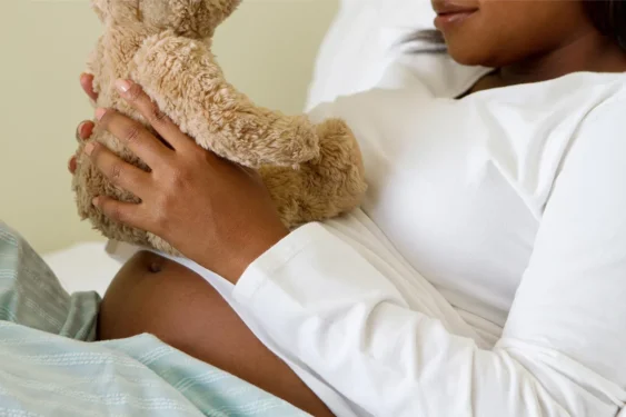 Em 2025, foram registrados 3.493 casos de gravidez em adolescentes no estado do Tocantins - Foto: Reprodução