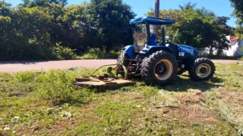 Roçagem mecanizada na Arso 61 (603 Sul) no dia 26 de janeiro - Divulgação