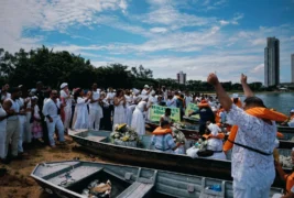 Festa de Iemanjá passa a integrar oficialmente o Calendário Cultural do Estado do Tocantins a partir de 2026; na imagem, fiéis celebram o dia de Iemanjá em 2025 - Créditos: Paulo Gualberto/Governo do Tocantins