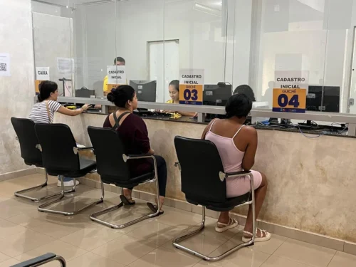 Recarga, solicitação de cartão, atualização cadastral são alguns dos serviços oferecidos - Crédito da foto: Elisangela Farias