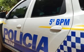 Foragidos capturados foram apresentados na Delegacia de Polícia Civil - Foto: 5º BPM/Ascom