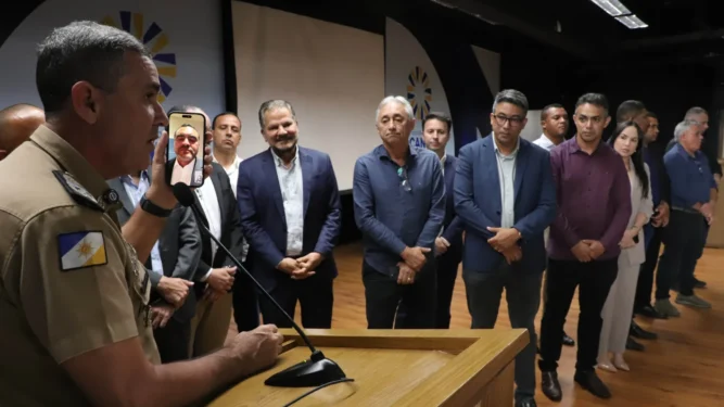 Durante reunião no auditório do Palácio Araguaia, governador Wanderlei Barbosa anunciou por meio de videoconferência a autorização para a construção da proposta de reestruturação PCCR dos militares - Crédito: Márcio Vieira/Governo do Tocantins
