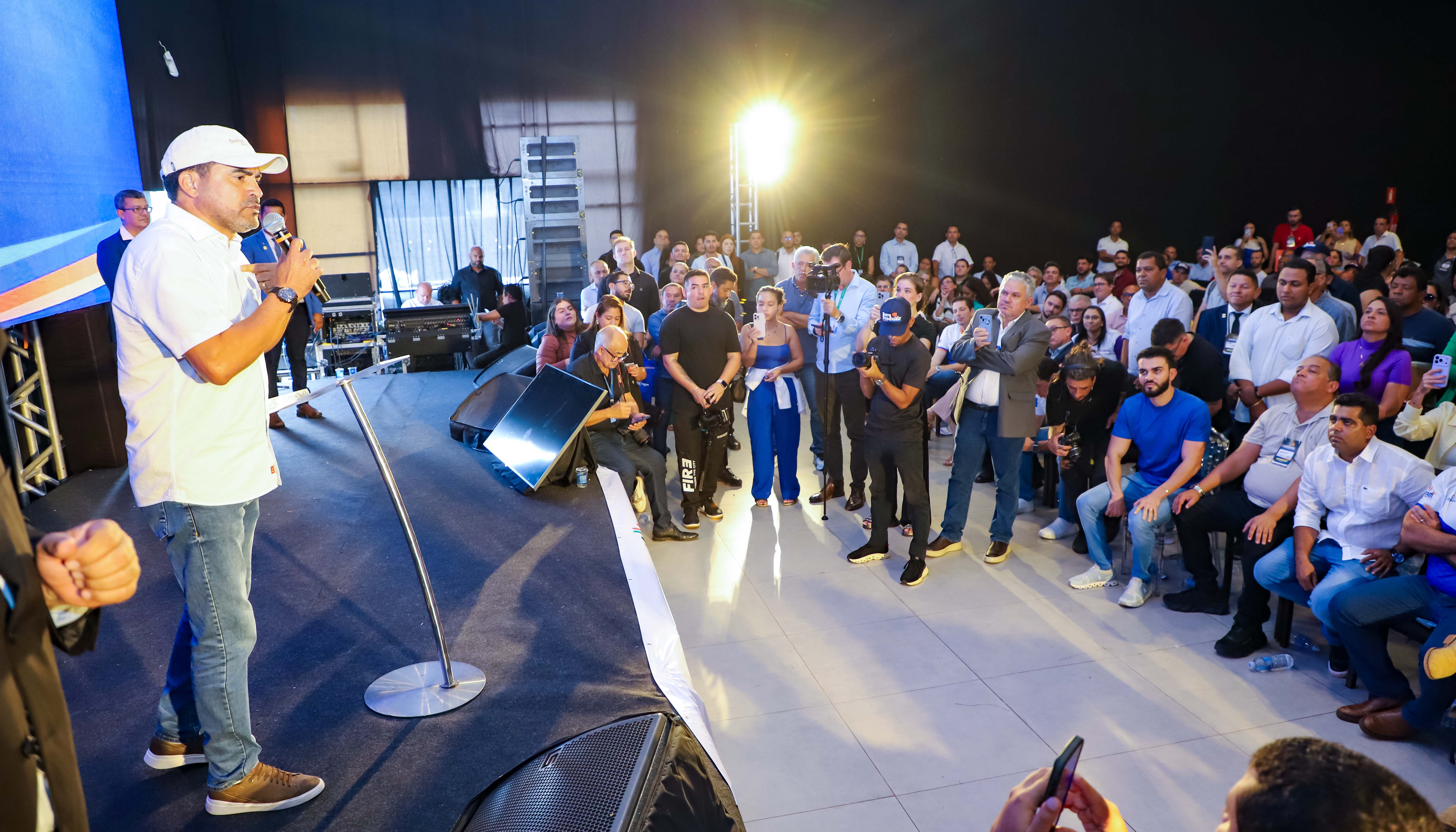 Governador Wanderlei Barbosa reforça compromisso com o municipalismo e importância da qualificação para fortalecer o trabalho legislativo nos municípios. (Antonio Gonçalves/Governo do Tocantins)