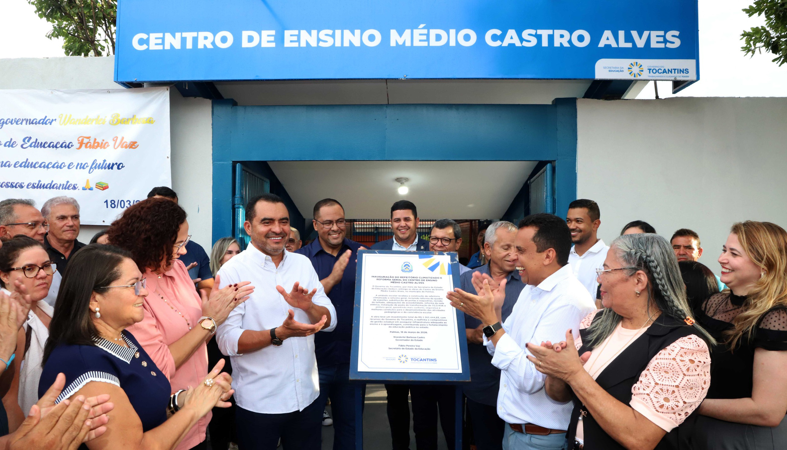Governador Wanderlei Barbosa entregou nesta terça-feira, 17, as obras de reforma e ampliação do Centro de Ensino Médio (CEM) Castro Alves, em Palmas