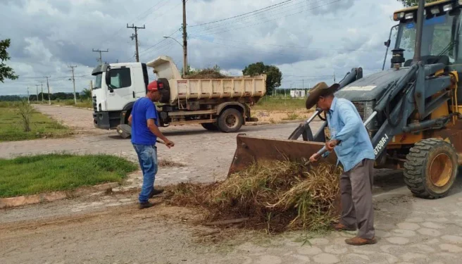 Servidores fazem roçagem e limpeza do local, onde é será realizado a Agrotins 2026 – Crédito foto: Governo do Tocantins