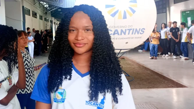 Estudante Gleidiane da Costa Guedes pontuou que a reforma no Colégio Rafael de Queiroz trouxe mais conforto e acolhimento para os alunos. Crédito: Márcio Vieira/Governo do Tocantins