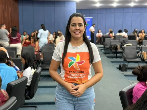 Técnica Juliana Moreira explicou que tudo que foi passado durante os primeiros dias da capacitação foi colocado em prática na Oficina. Foto – Luciano Dourado/Governo do Tocantins;
