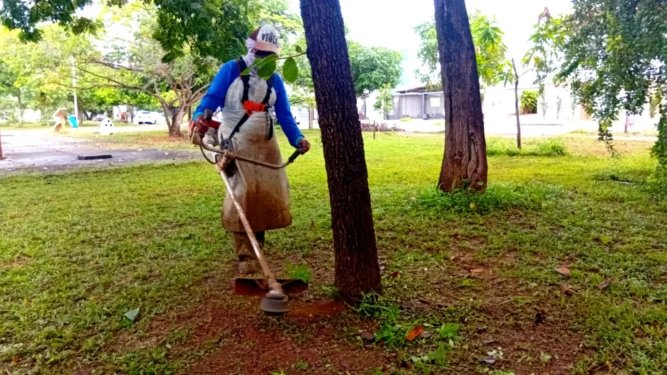 Limpeza da praça da Arso 62 (605 Sul) - Foto Divulgação