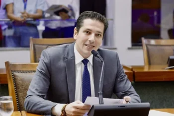 Projeto do deputado prevê isenção de impostos e taxas em todas as etapas dos leilões, beneficiando tanto as instituições quanto os arrematantes. Imagem: Clayton Cristus/Dicom Aleto